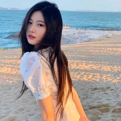 伊娜：初生之犊海报